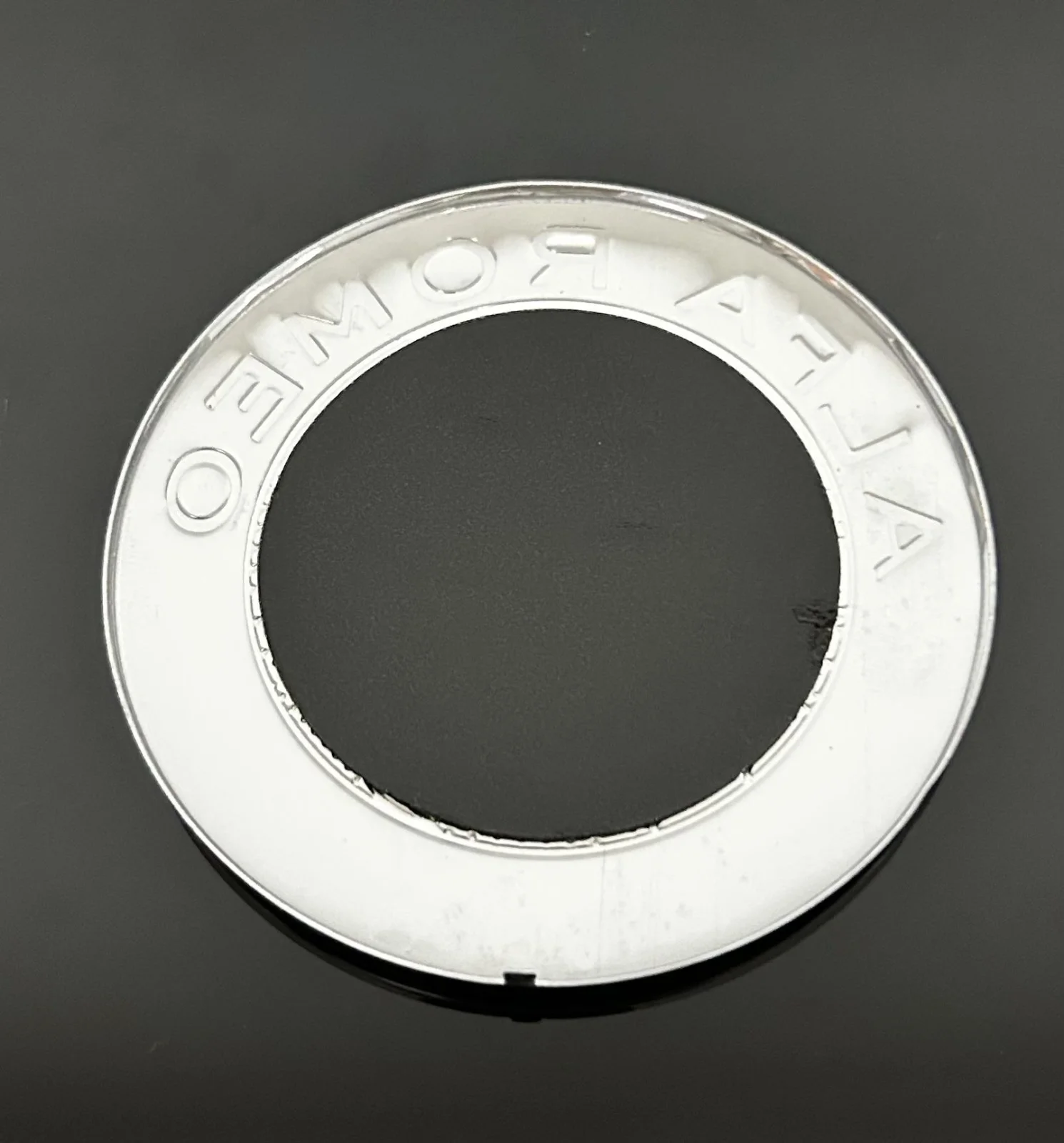1x Alfa Romeo NEW BLACK Plakette 74mm Emblem Schriftzug LOGO selbstklebend in ALU schwarz 7,4cm für viele Modelle – Bild 5