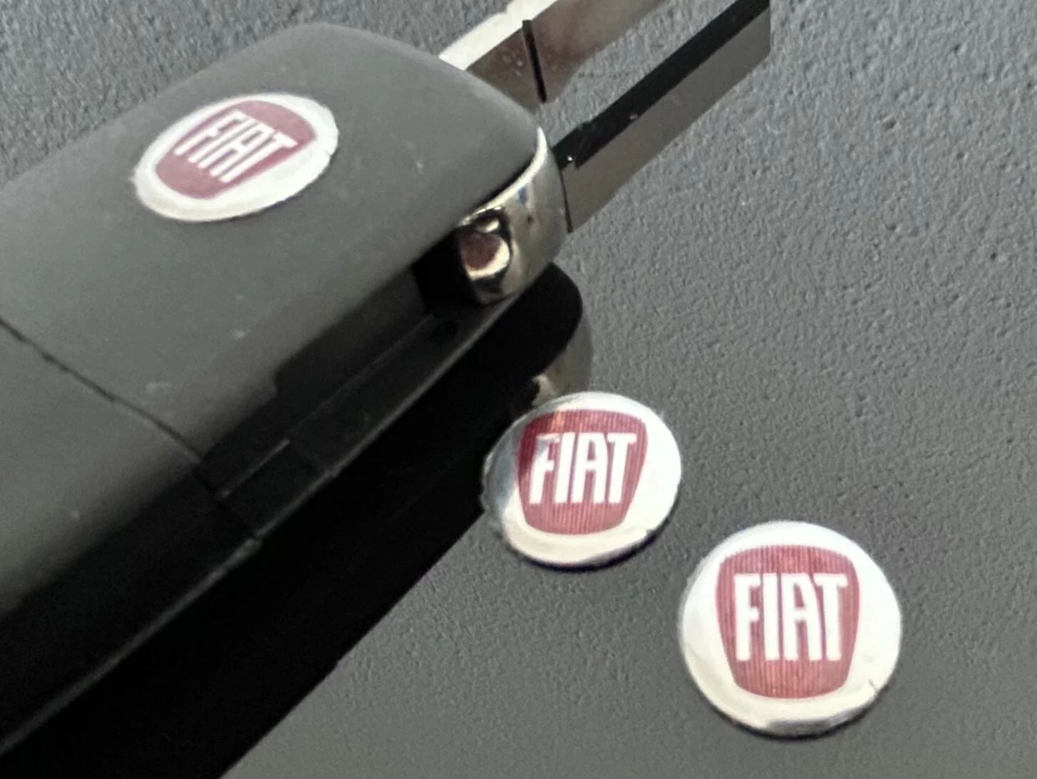 1x Fiat 500 14mm Punto Aufkleber ALU Schlüssellogo Emblem Schriftzug – Bild 2