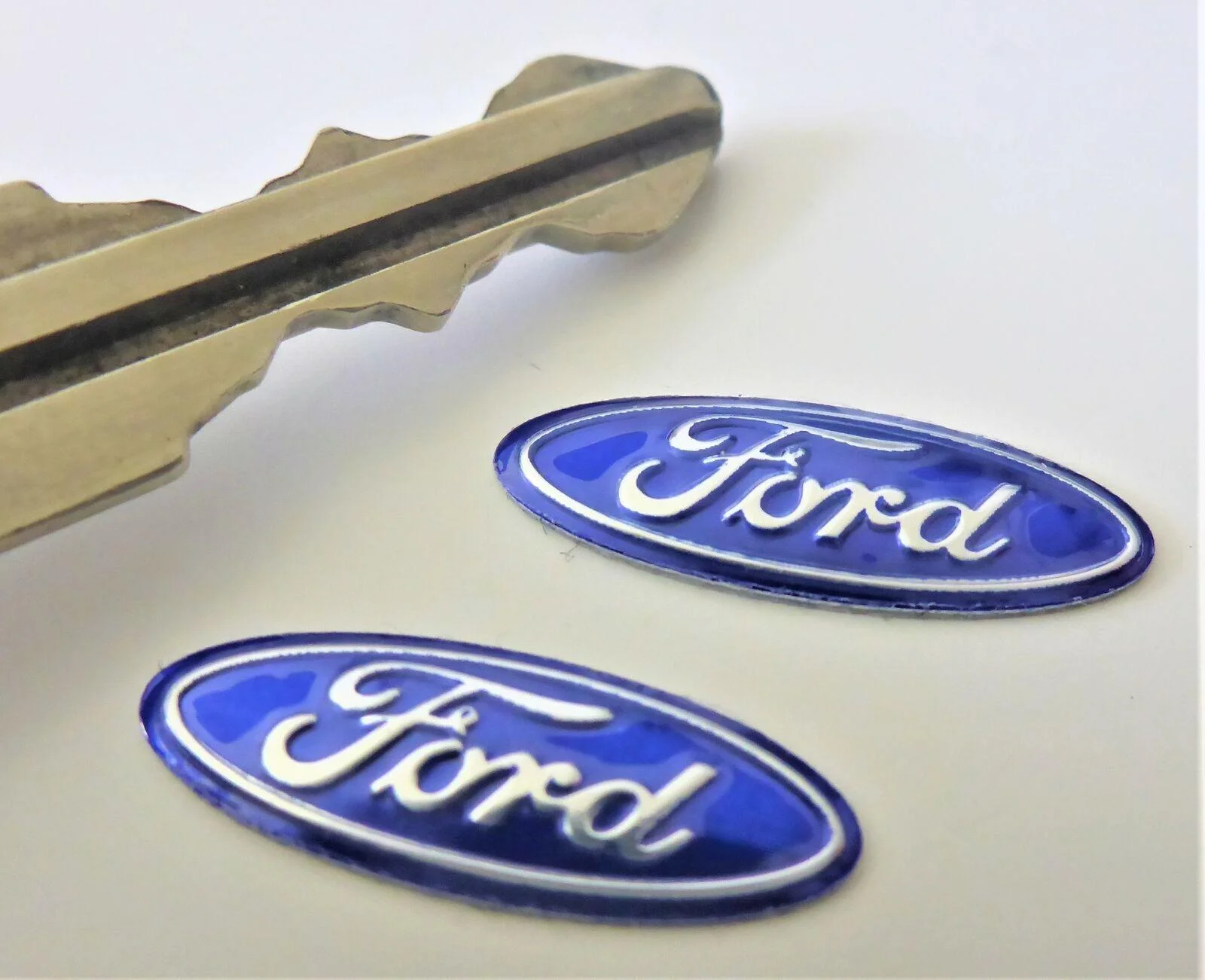 1x FORD Aufkleber 3D Schlüssellogo 21x8mm Emblem Schriftzug selbstklebend