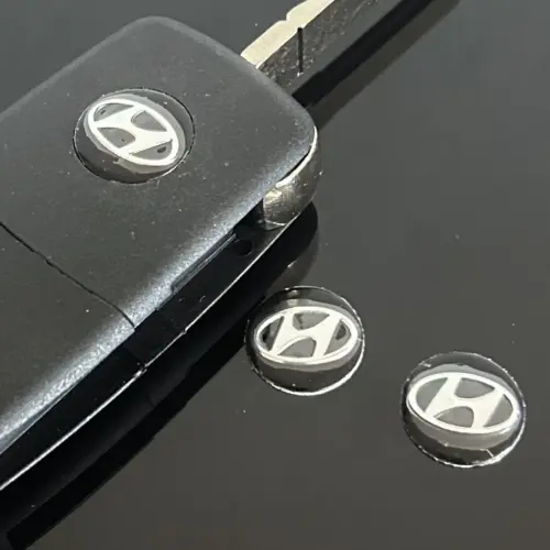 1x Hyundai Schlüssel 14mm Aufkleber ALU Schlüssellogo Emblem Schriftzug LOGO