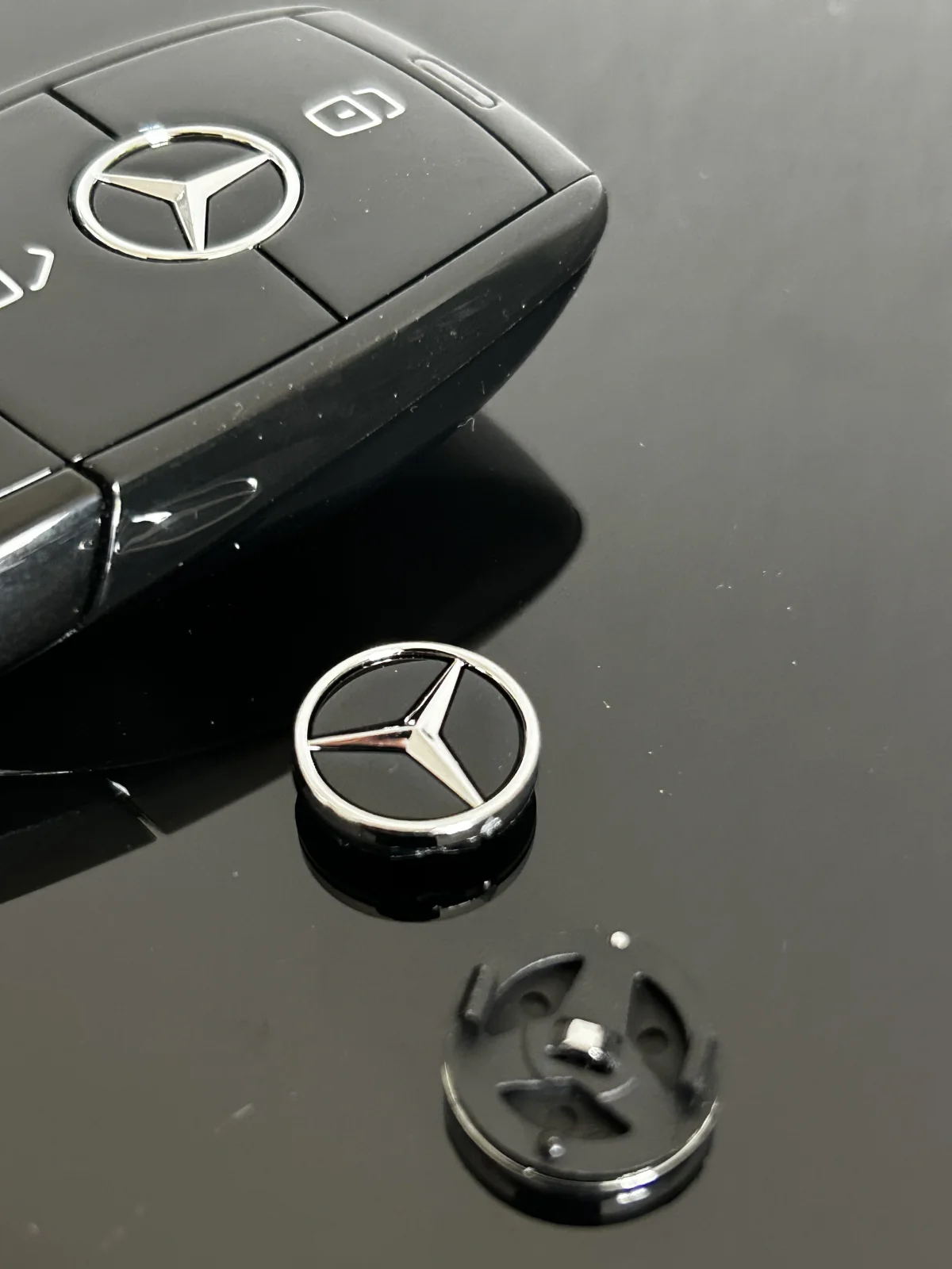 1x MERCEDES Schlüsselemblem für Gehäuse wie abgebildet glänzend schwarz Schlüssellogo Emblem Schriftzug LOGO original Stern – Bild 5