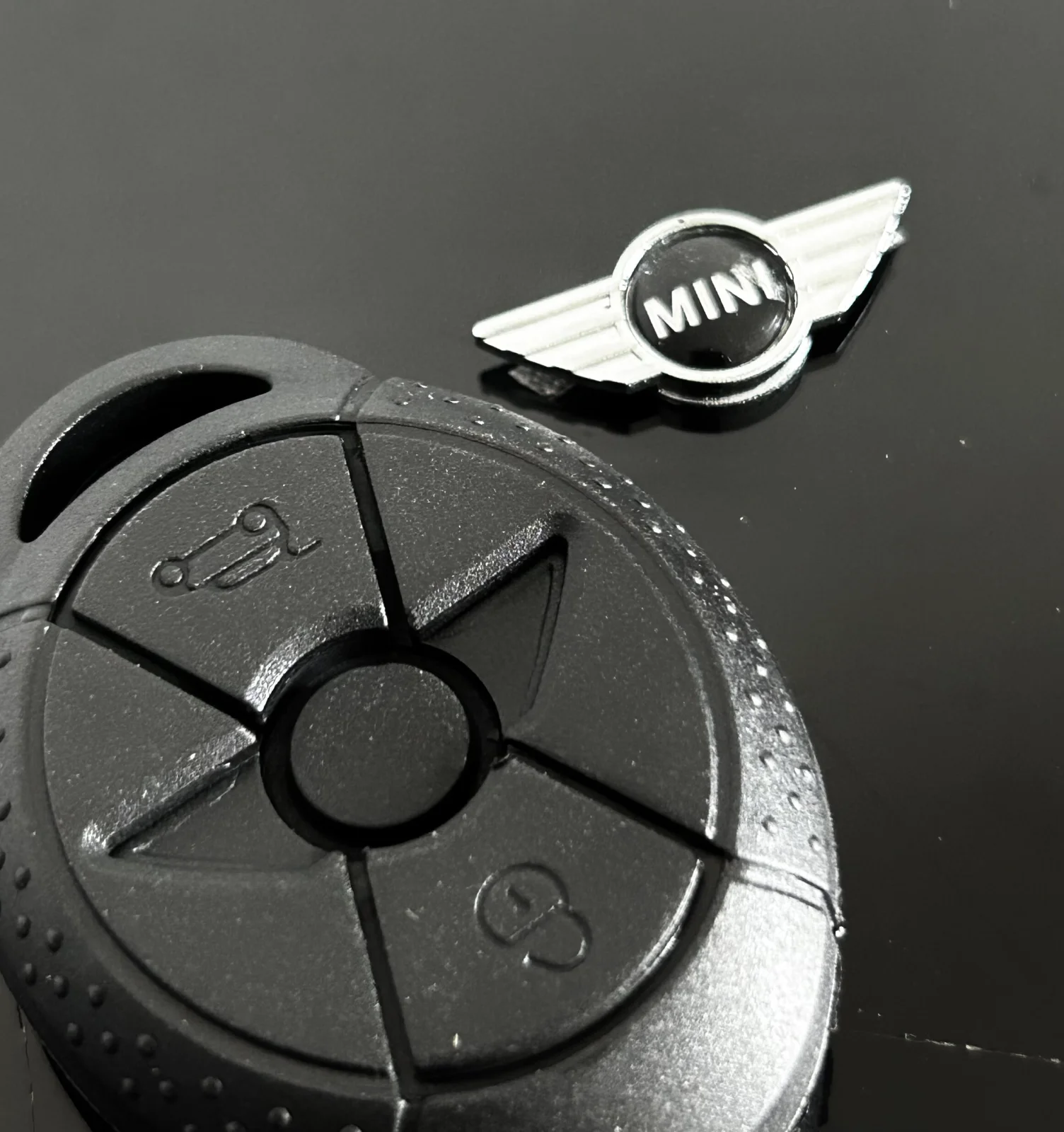 1x MINI Aufkleber 2 teilig Schlüssellogo Emblem Schriftzug Logo für Schlüssel ALU – Bild 5