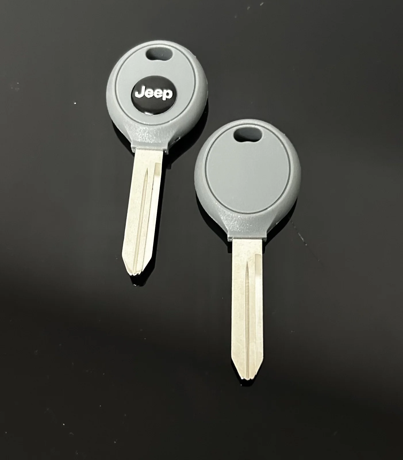 1x NEU Jeep Chrysler Dodge Schlüsselgehäuse GRAU mit Logo Emblem Ersatzschlüssel Autoschlüssel