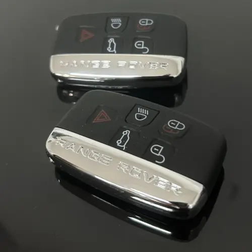 1x NEU Range Rover Schlüsselgehäuse 4 Tasten Metall Kunststoff schwarz mit Logo Emblem