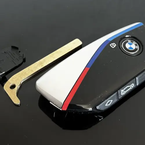 Alternative view of 1x NEU Schlüssel Gehäuse 4 Tasten mit EMBLEM für BMW X7 G07 LCI iX i20 X1 U11 7er G70 G09 XM U06 G81 M3 Smart Key CERAMIC