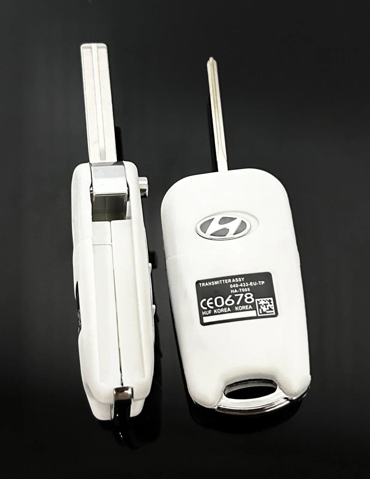 1x ORIGINAL Hyundai Schlüsselgehäuse WEIß + Emblem Funk Fernbedienung Autoschlüssel iX35 i30 i20 i30 i35 iX20 iX35 – Bild 4