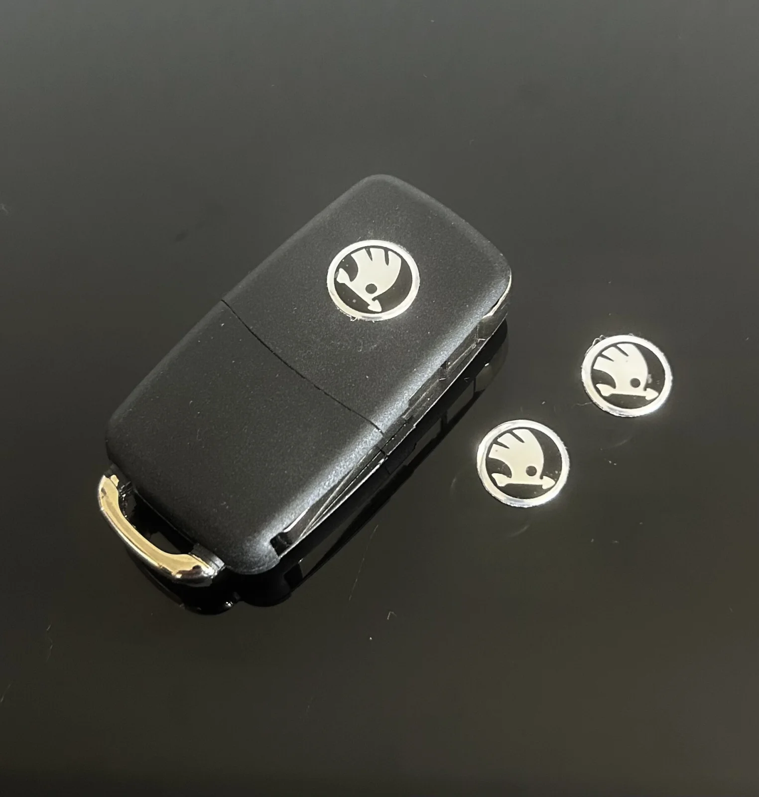 1x SKODA new Schlüssel 14mm Aufkleber ALU Schlüssellogo Emblem Schriftzug LOGO