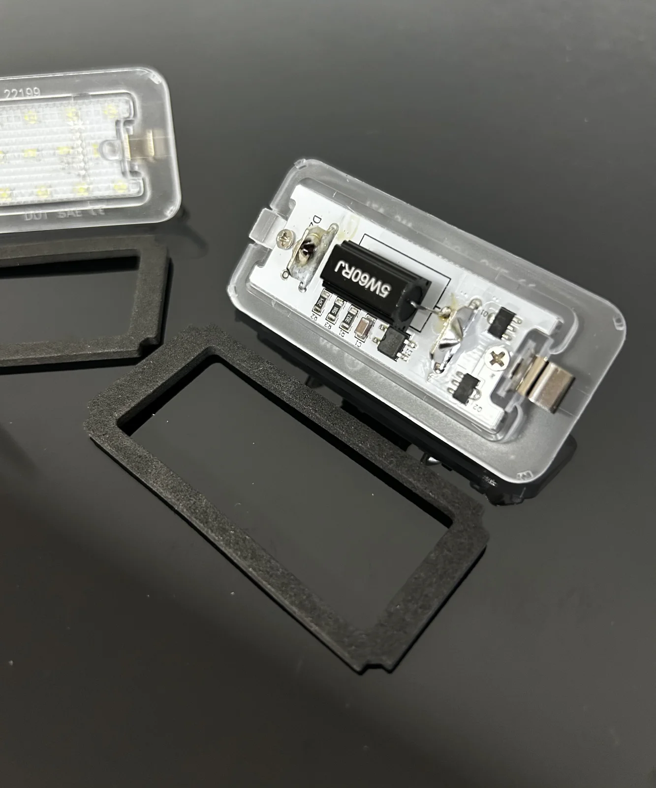 2x LED Kennzeichenbeleuchtung für Fiat Abarth 500 595 695 312 500c 595c 695c Leuchte Beleuchtung hinten 51800482 – Bild 4