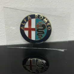 Alfa Romeo Rarität GLASSCHILD Aufsteller Logo Schild Emblem Schriftzug Plakette