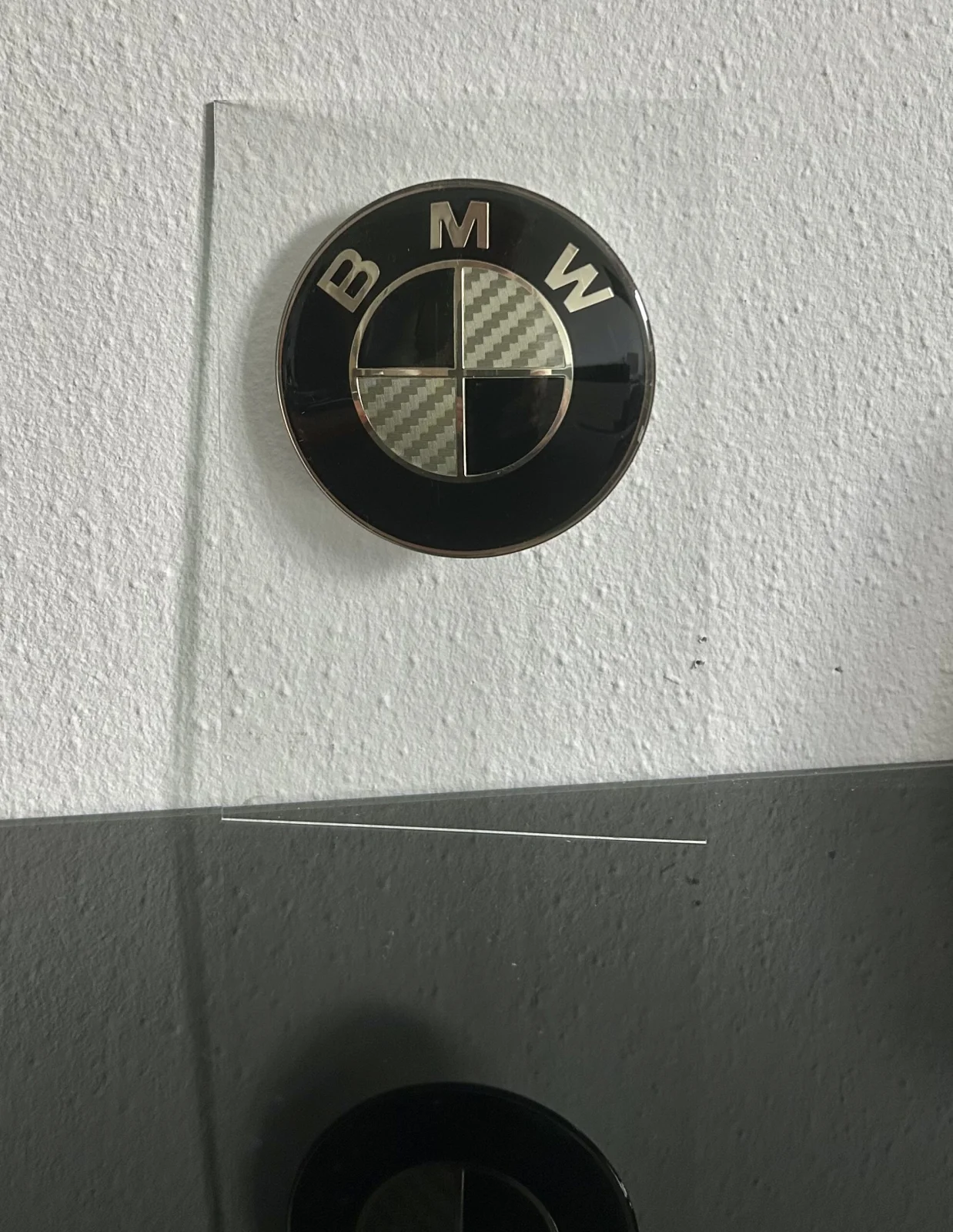 BMW CARBON GLASSCHILD Aufsteller Logo Schild Emblem Schriftzug Plakette