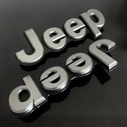 JEEP Emblem 20x6cm Logo Schild Emblem grau matt Heckklappe Seitenemblem Dekor Styling – Ansicht 1