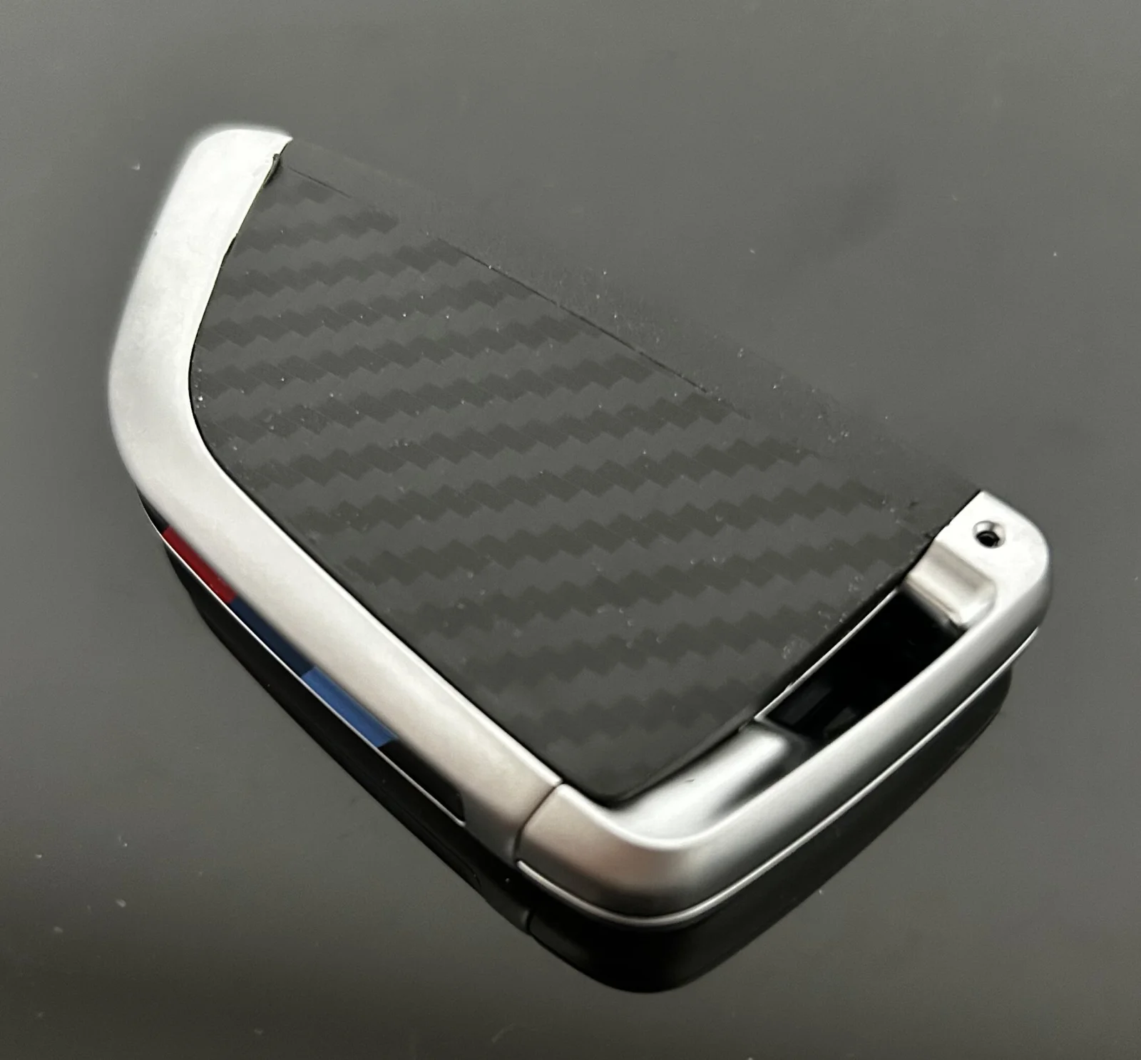 NEU Schlüssel Gehäuse 4 Tasten EDITION Carbondesign mit EMBLEM für BMW 3 5 6 8 X3 X4 X5 X7 G21 G20 G31 G30 – Bild 9