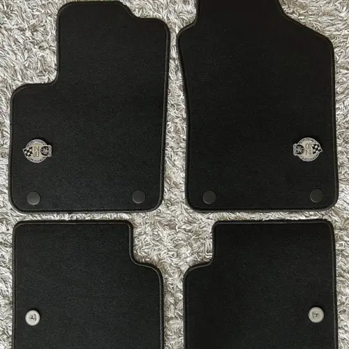 Alternative view of NEU für Fiat Abarth 500 595 Autoteppich SET mit Metallemblemen